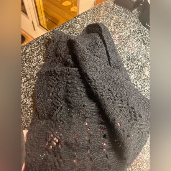 Qiviut smoke ring/cowl is super-soft the warmth is amazing. Hard to find Alaskan - Picture 3 of 5